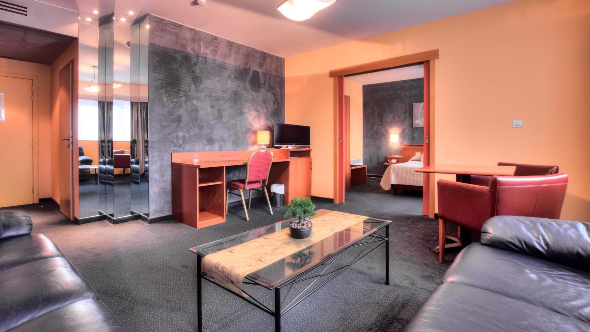 Hotel Tristar La Louvière Quarto foto